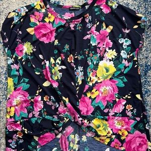 Hemish USA tie front floral top. NEW WITHOUT TAGS
